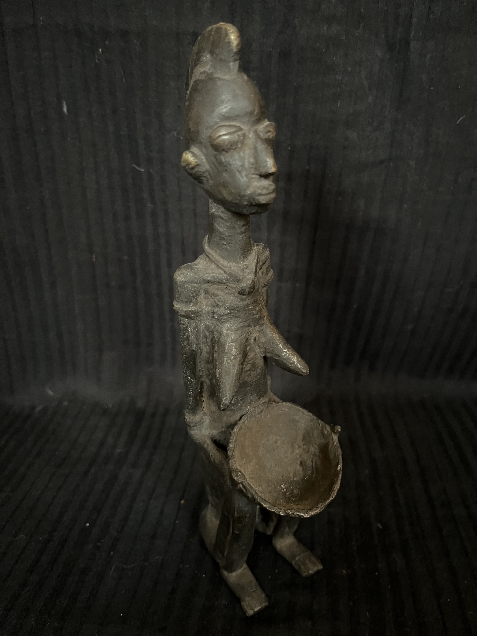 Statuette féminine agenouillée portant un récipient — Bambara, Mali — Art tribal Africain