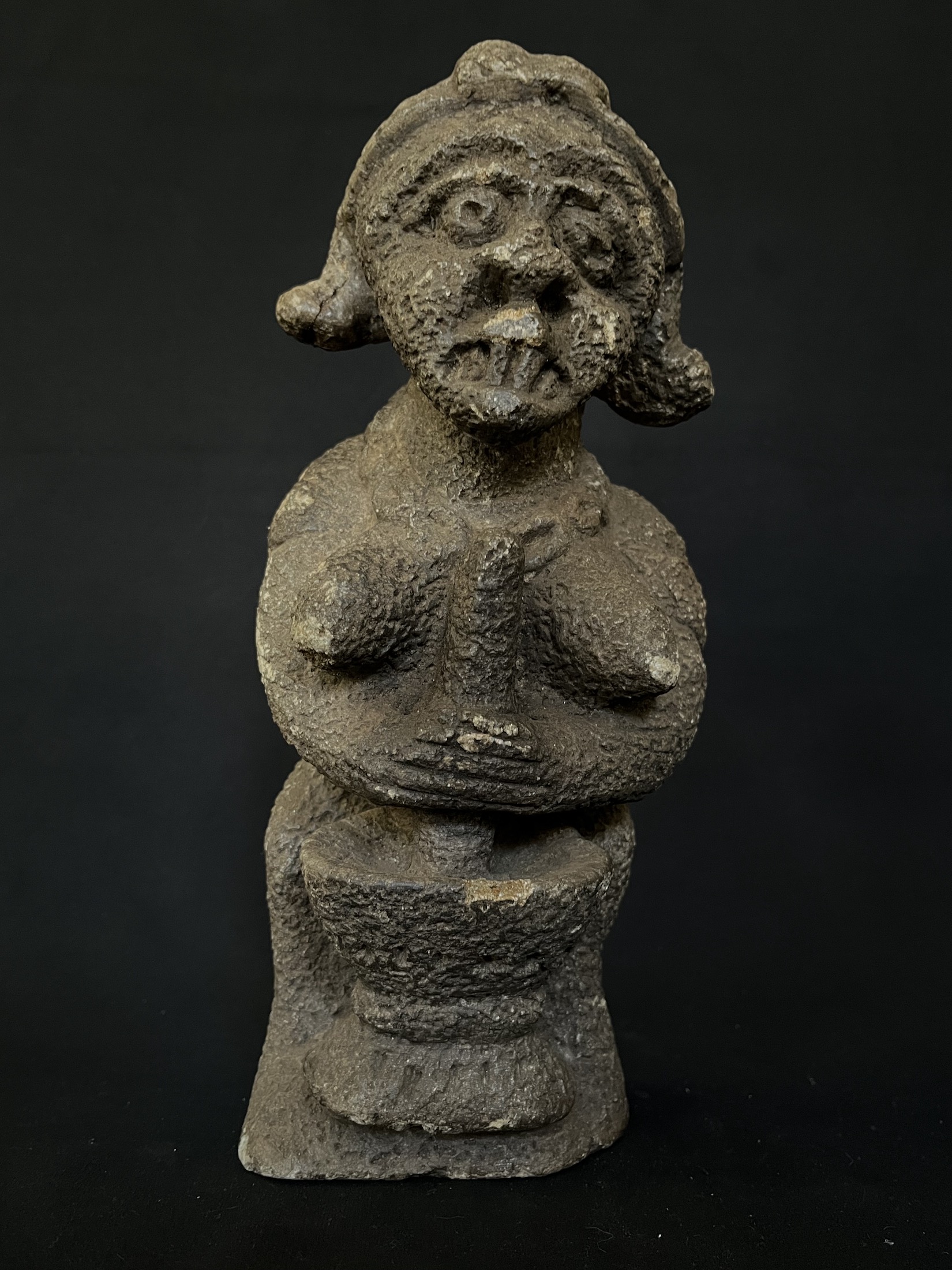 Femme qui pille — Kissi, Guinée — Art tribal Africain