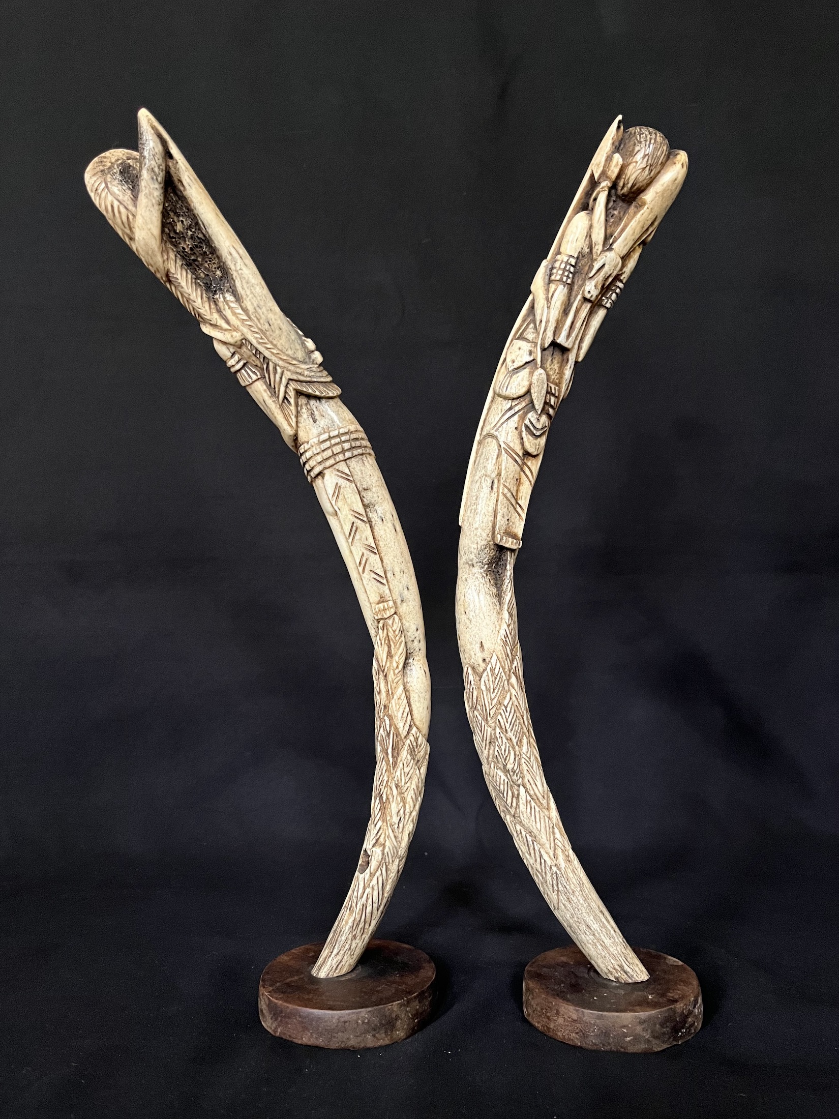 Photo 8 — Paire Homme chasseur et Femme dansant. Couple dansant — Baoulé, Côte d’Ivoire — Art tribal Africain