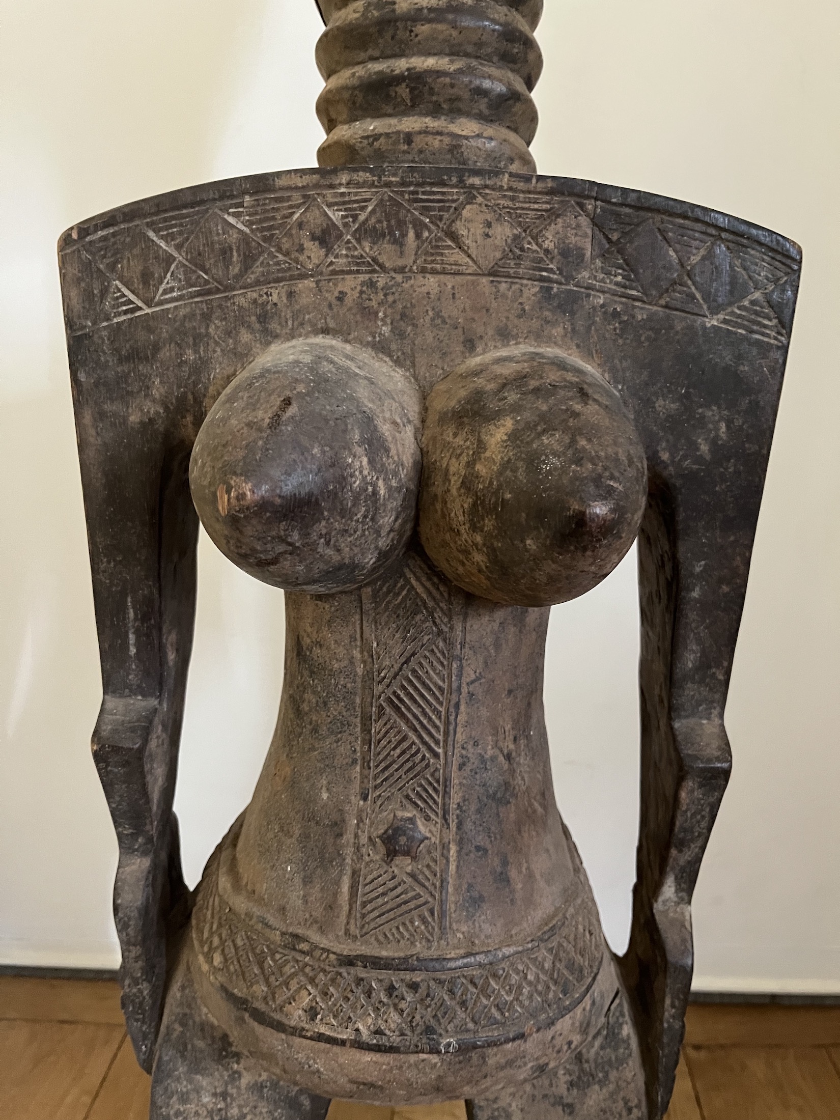 Photo 11 — Statue féminine Nimba (D’mba) — Baga, Guinée — Art tribal Africain