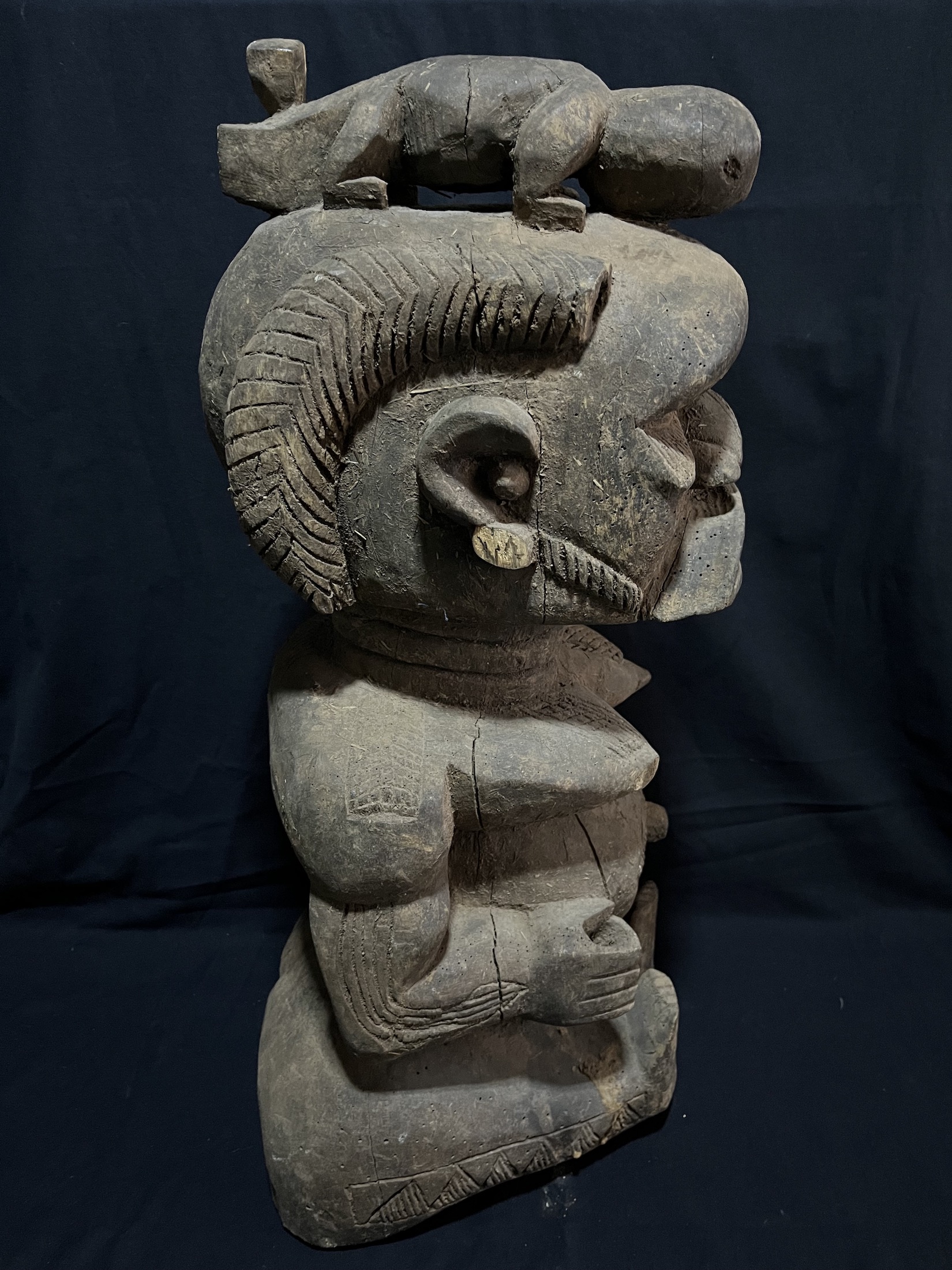 Photo 4 — Statue – Figure Protectrice Féminine avec Lézard  — Toma, Guinée/Libéria — Art tribal Africain
