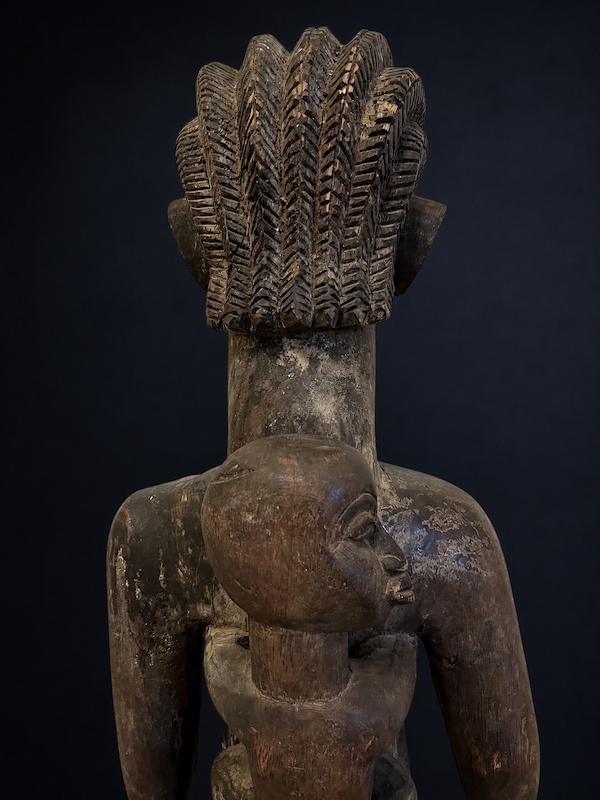 Photo 6 — Femme portant son enfant dans le dos — Toma, Guinée — Art tribal Africain