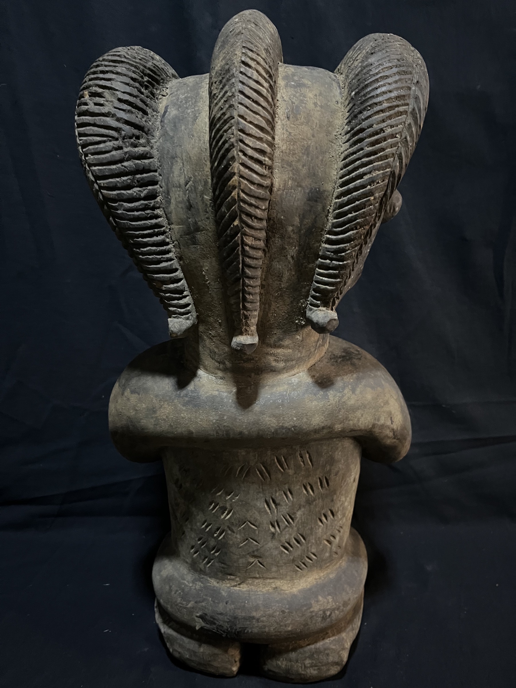 Photo 6 — Statue anthropomorphe barbu — Toma, Guinée/Libéria — Art tribal Africain