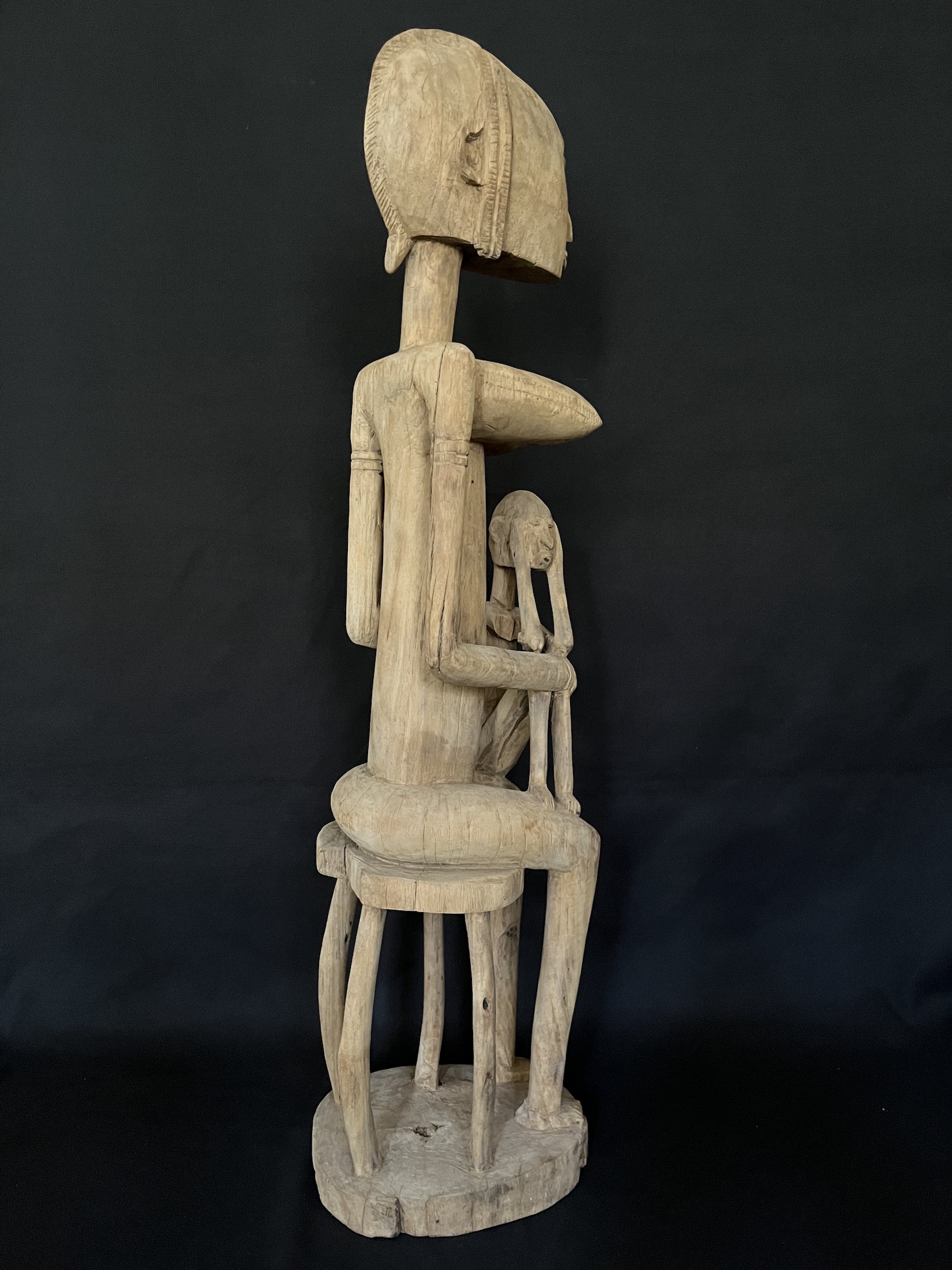Photo 3 — Femme portant son enfant sur les genenoux — Dogon, Mali — Art tribal Africain