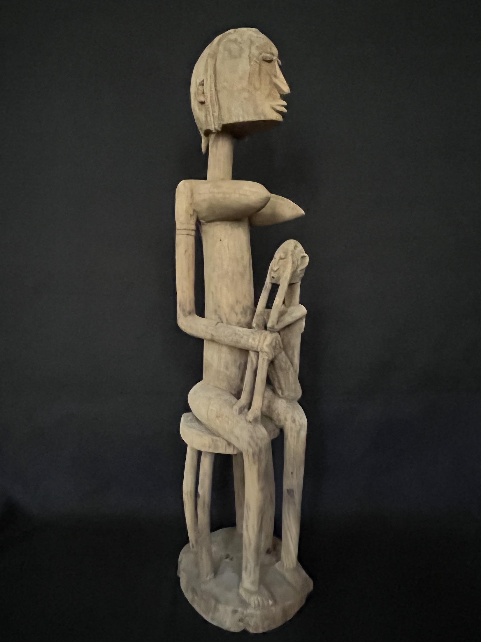 Photo 10 — Femme portant son enfant sur les genenoux — Dogon, Mali — Art tribal Africain