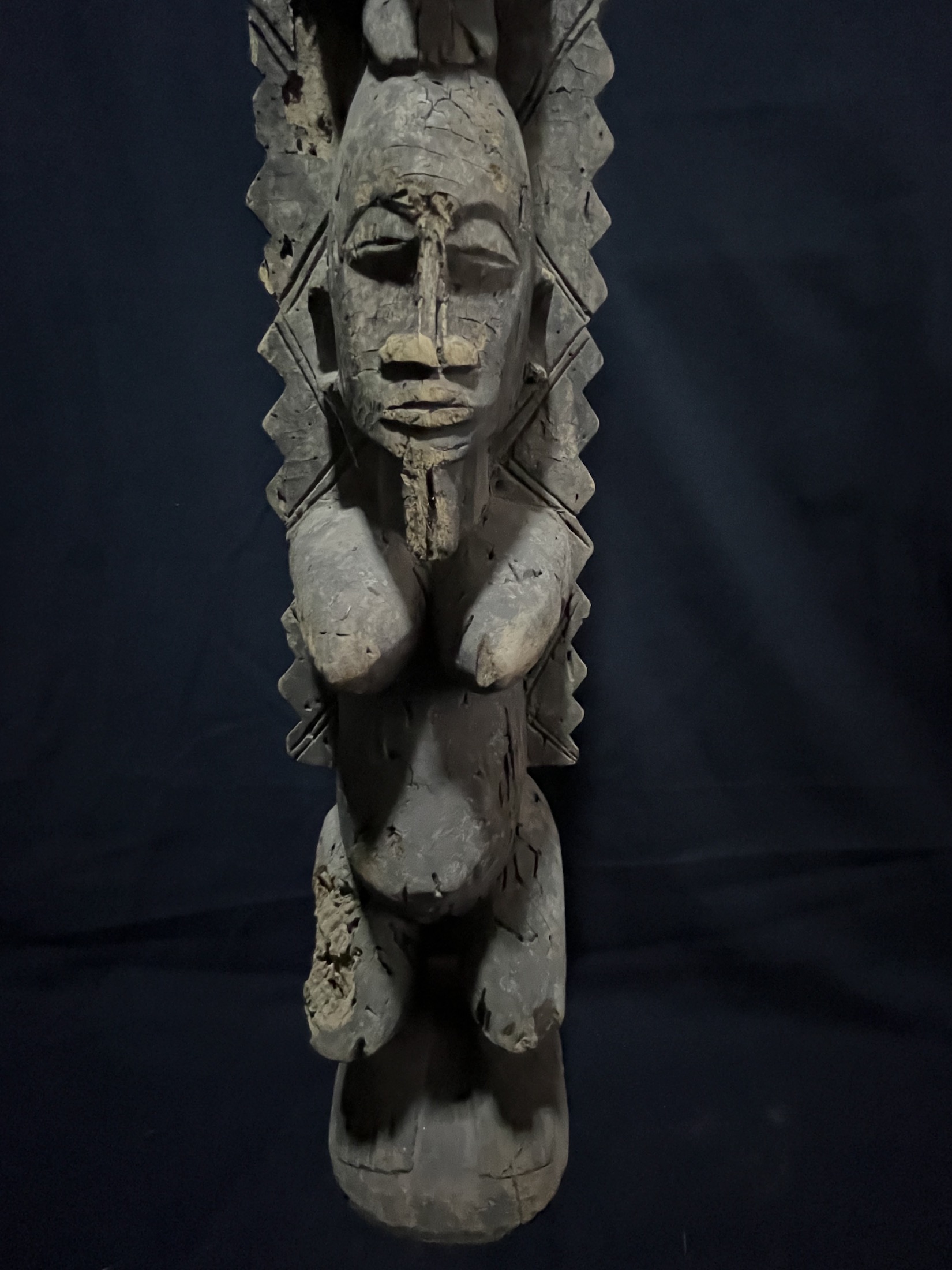 Photo 5 — Statuette Dogon rituelle – Invocation des esprits et de la pluie — Dogon, Mali — Art tribal Africain