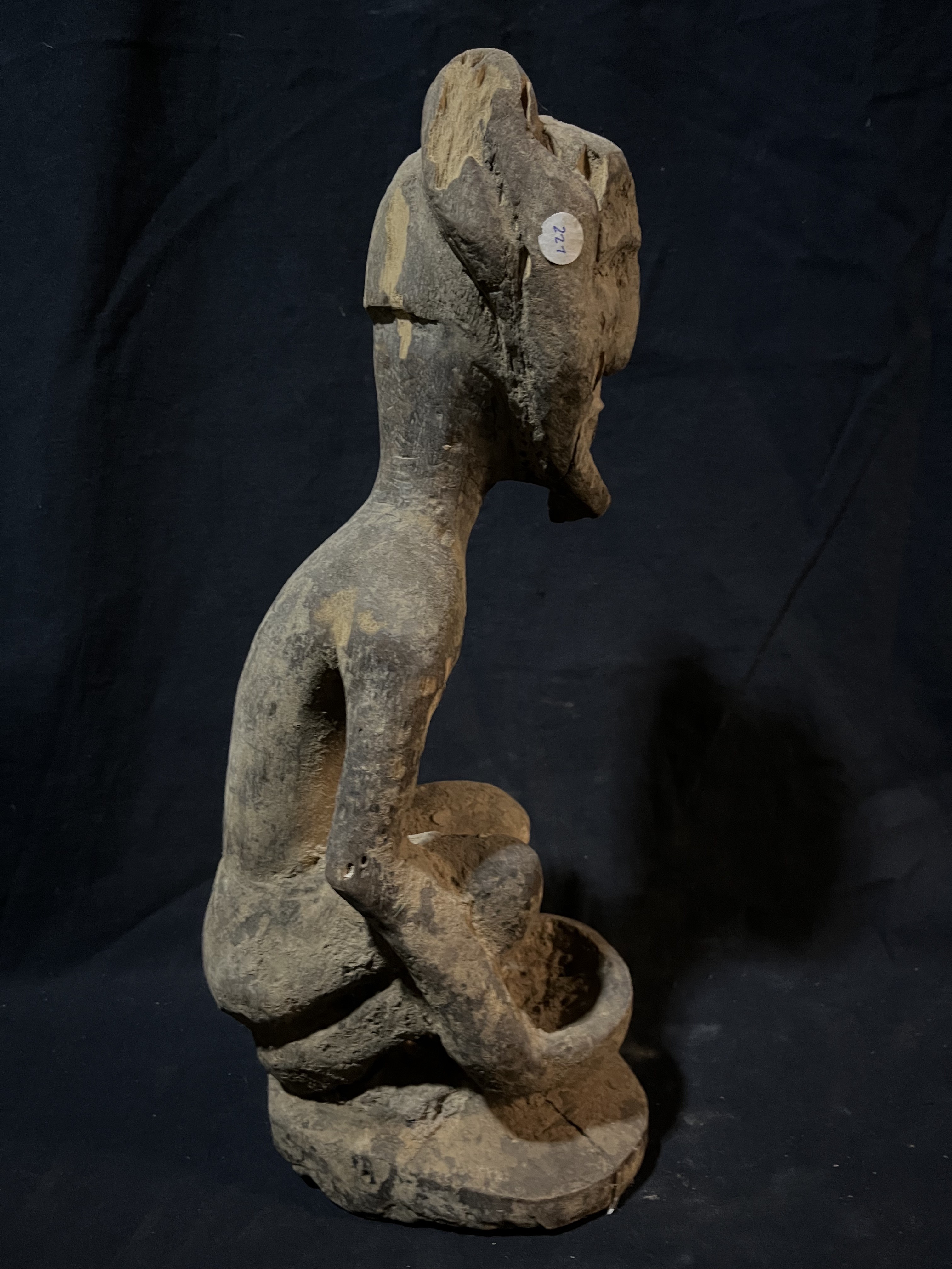 Photo 4 — Statue rituelle assise – Figure masculine à offrande  — Bambara, Mali — Art tribal Africain