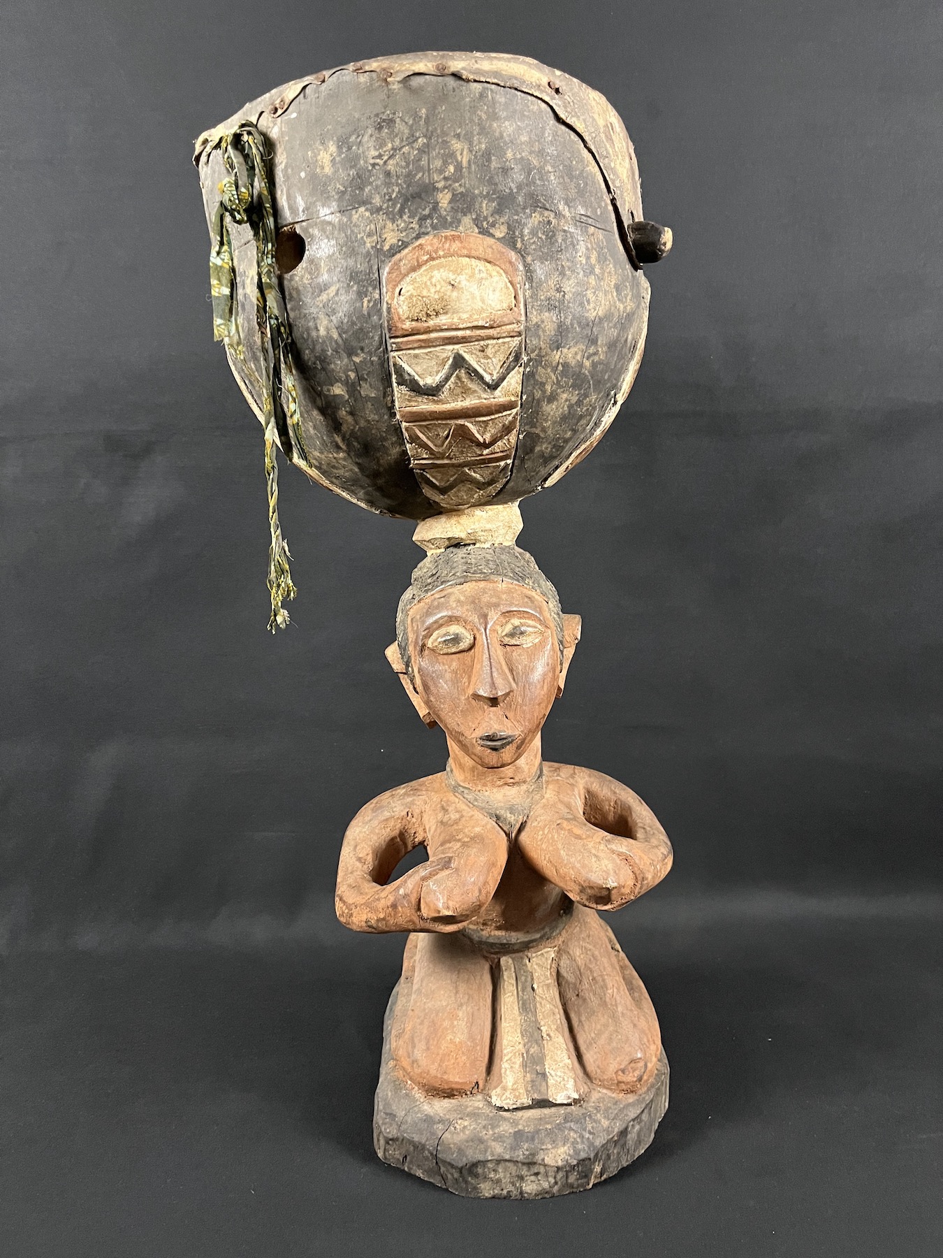 Photo 8 — Tambour Baga à caryatide féminine — Baga, Guinée — Art tribal Africain