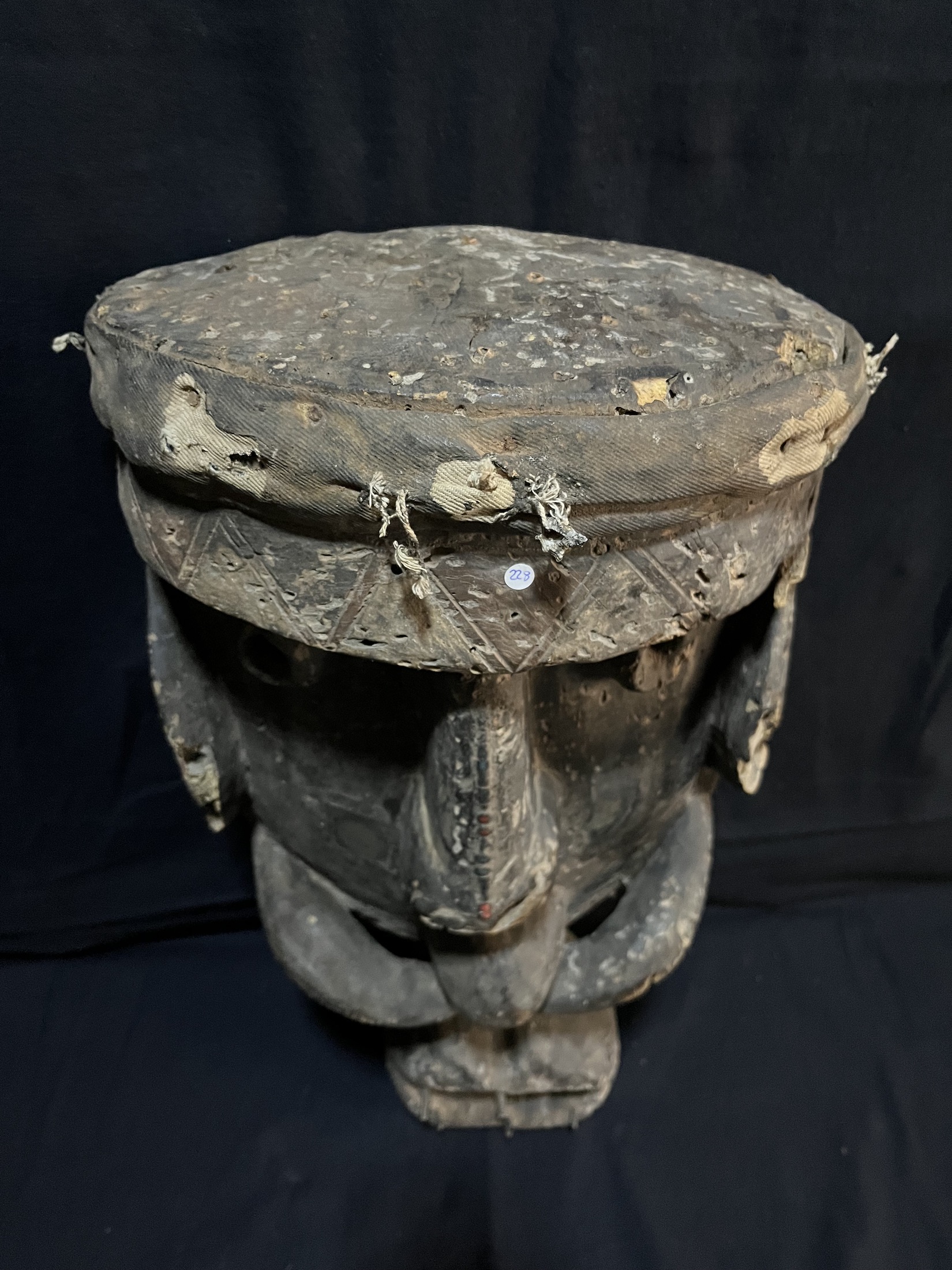 Photo 3 — Masque Toma exceptionnel – Artefact rituel ancien de Guinée — TOMA, Guinée — Art tribal Africain