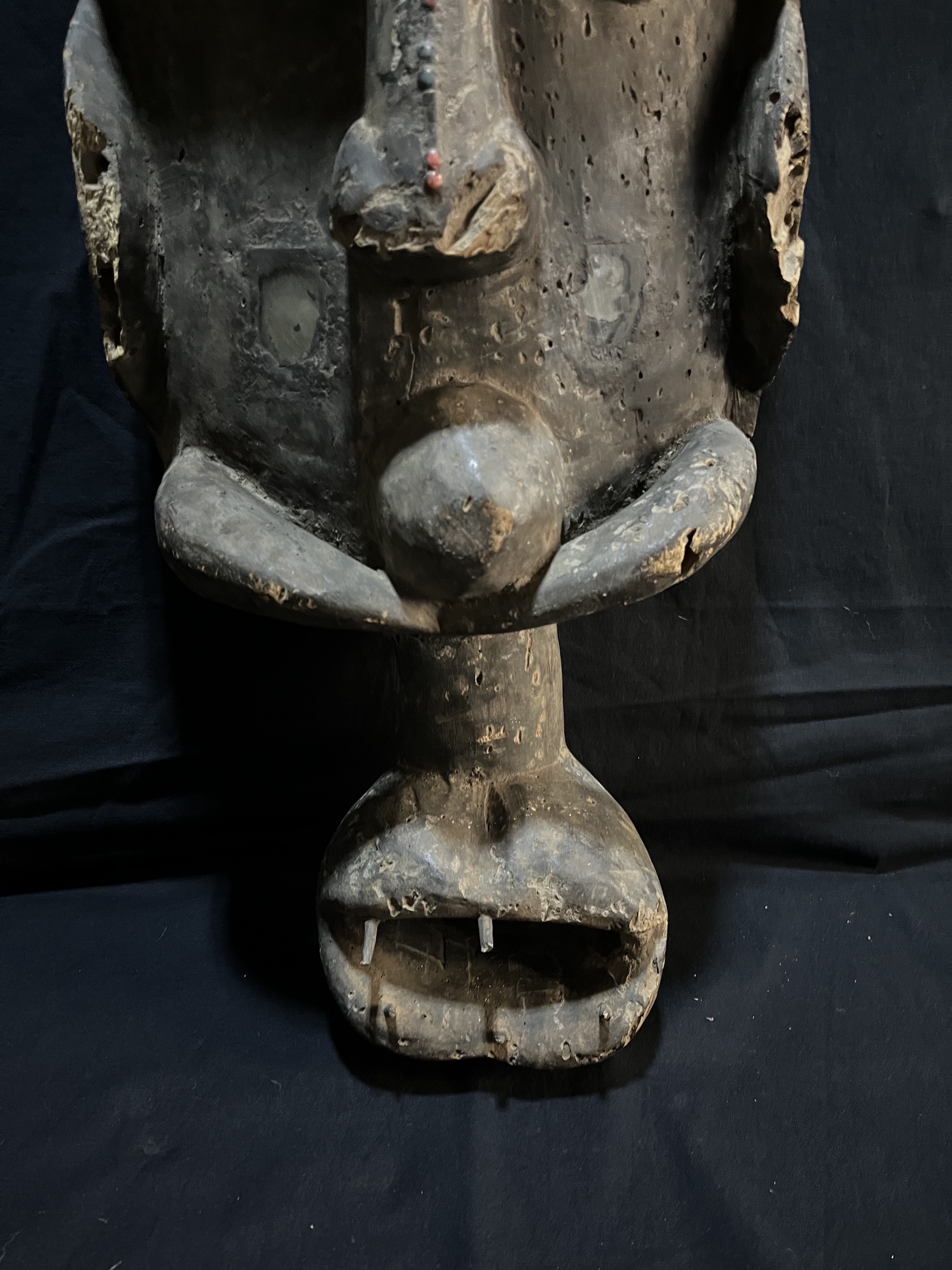 Photo 4 — Masque Toma exceptionnel – Artefact rituel ancien de Guinée — TOMA, Guinée — Art tribal Africain