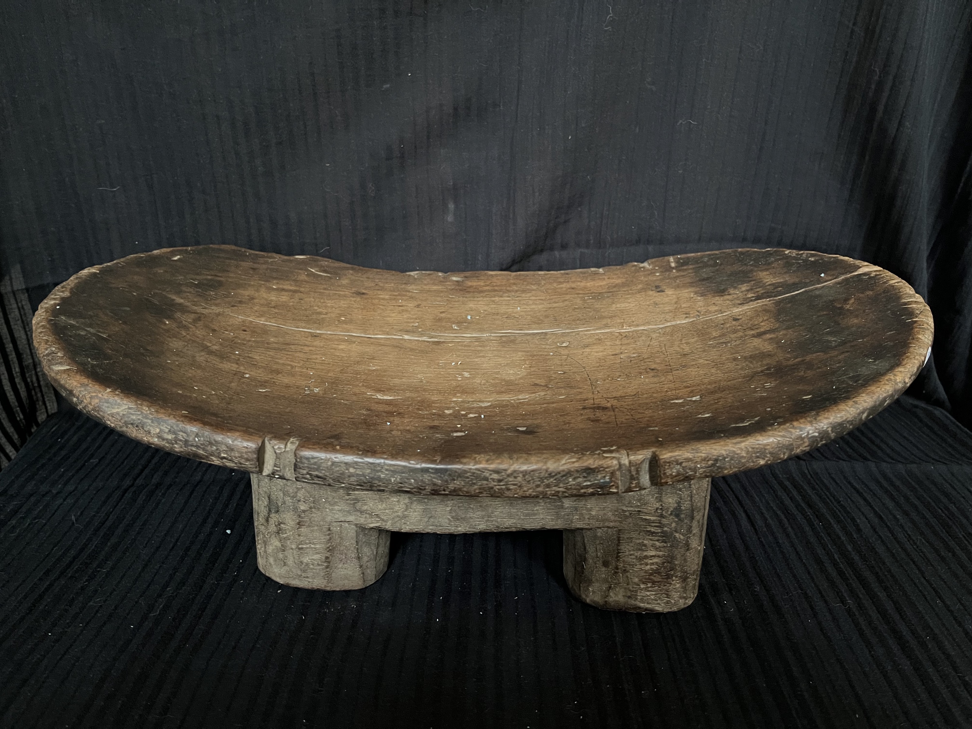 Tabouret traditionnel à quatre pieds  — Peulh, Mali — Art tribal Africain