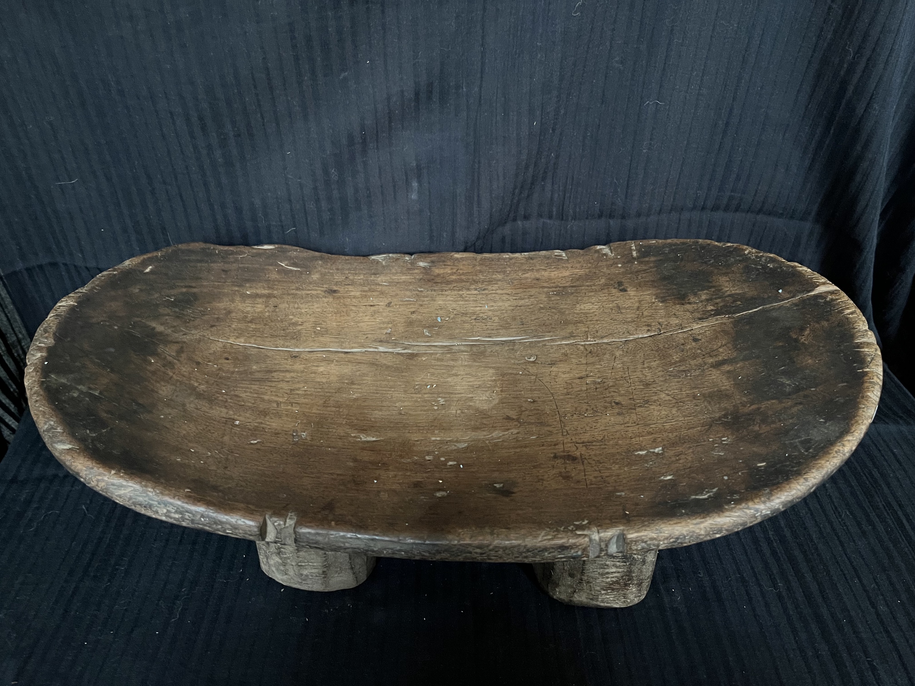 Photo 2 — Tabouret traditionnel à quatre pieds  — Peulh, Mali — Art tribal Africain