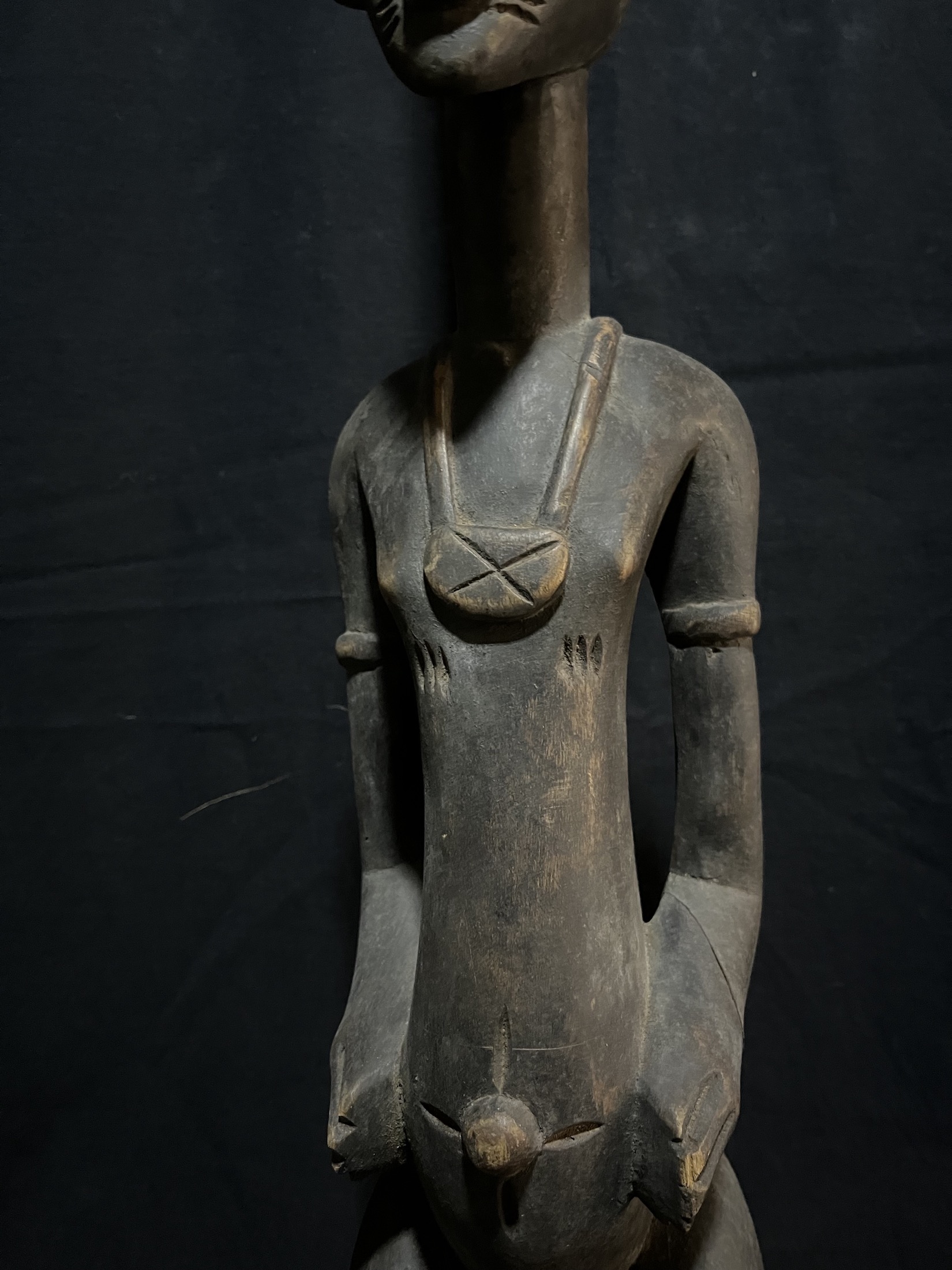 Photo 5 — Statue pilon Debele — Sénoufo, Côte d’Ivoire — Art tribal Africain