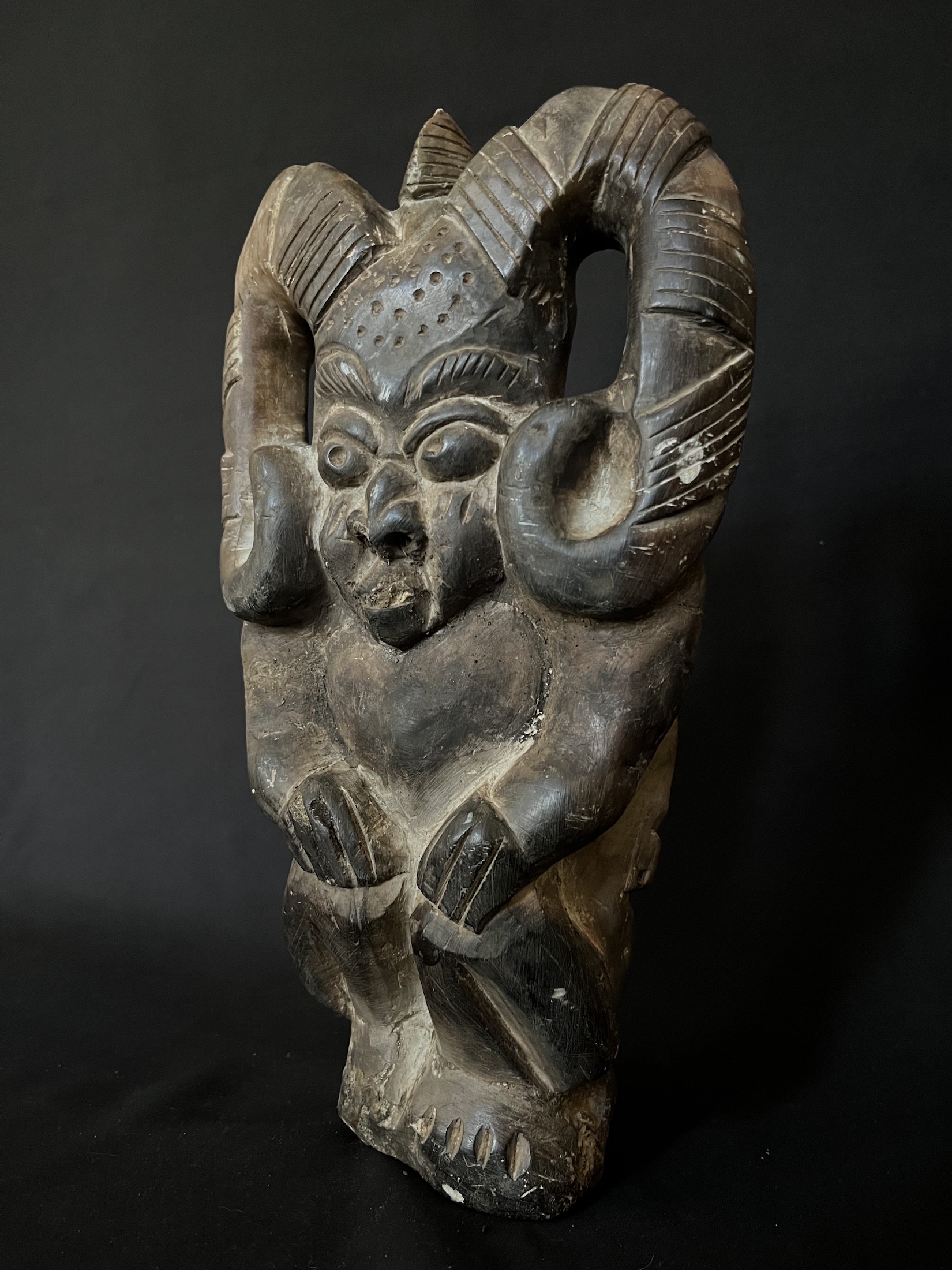 Photo 3 — Statuette Kissi — Kissi, Guinée — Art tribal Africain