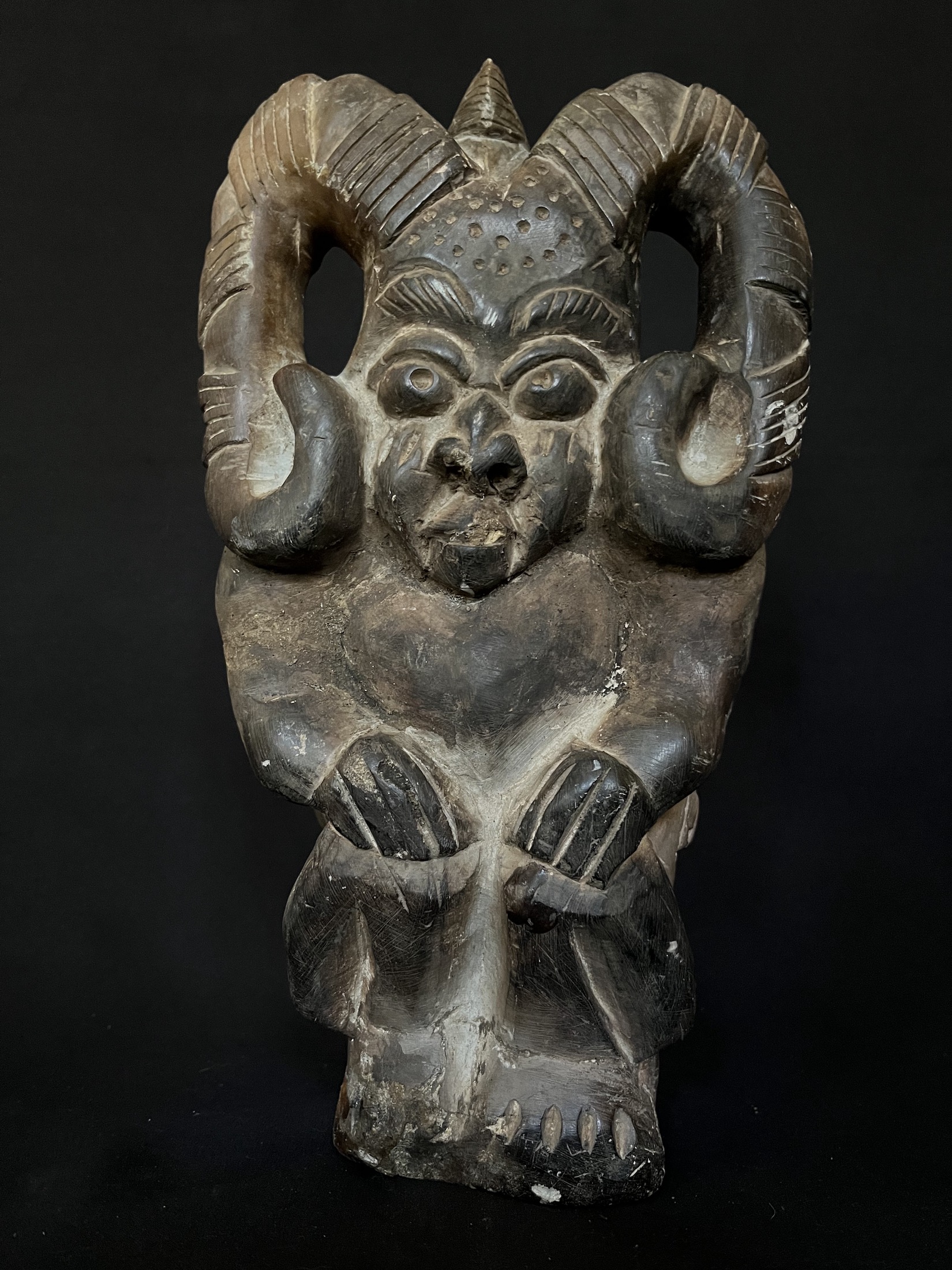 Photo 5 — Statuette Kissi — Kissi, Guinée — Art tribal Africain
