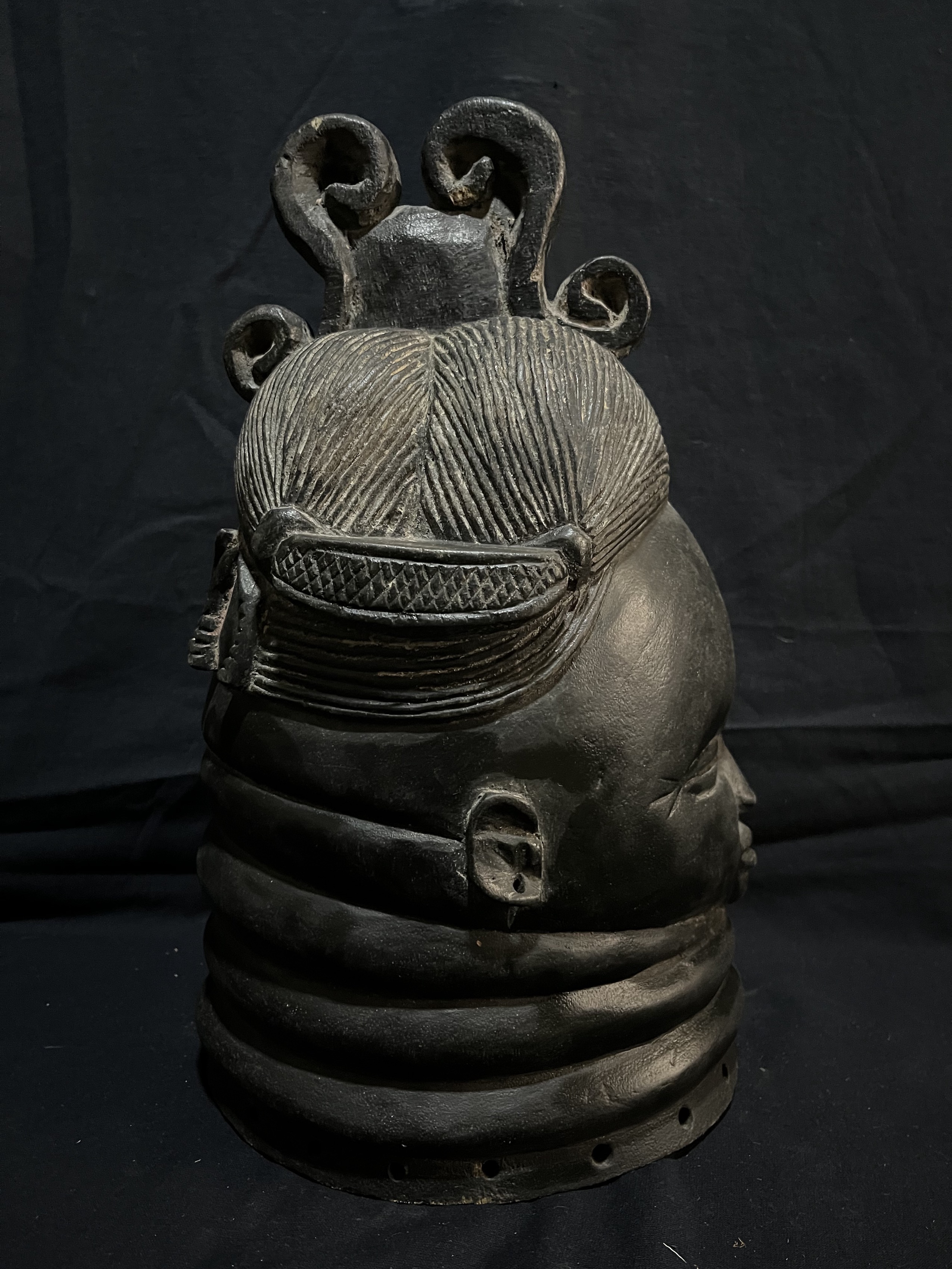 Photo 4 — Masque Sowo, société Sande — Mendé, Sierra Léone — Art tribal Africain