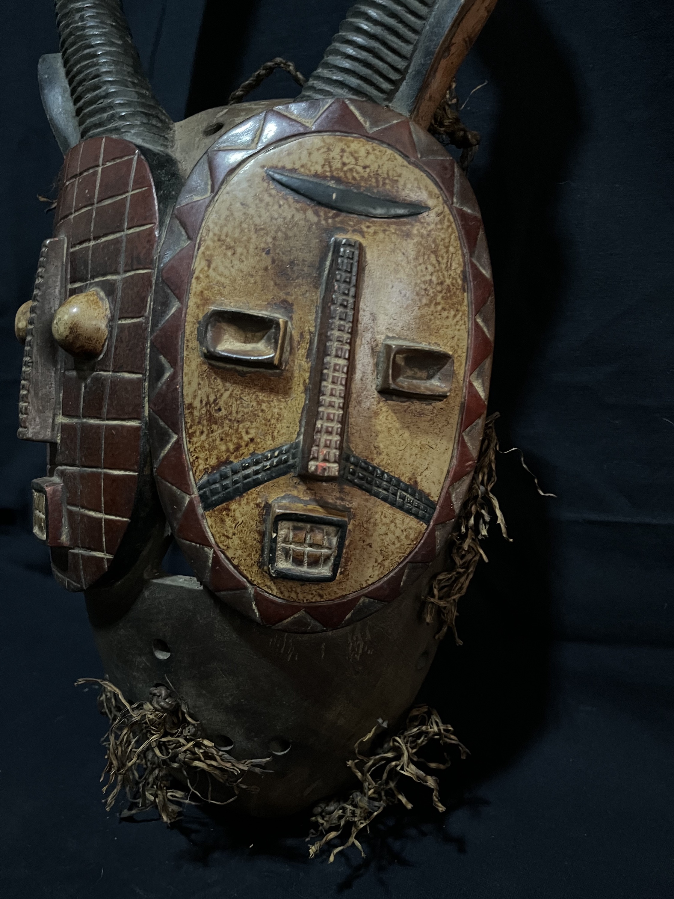 Photo 2 — Masque Africain_Yahouré_Équilibre des Esprits_Côte d&rsquo;Ivoire_Art Africain — Yahouré, Côte d’Ivoire — Art tribal Africain