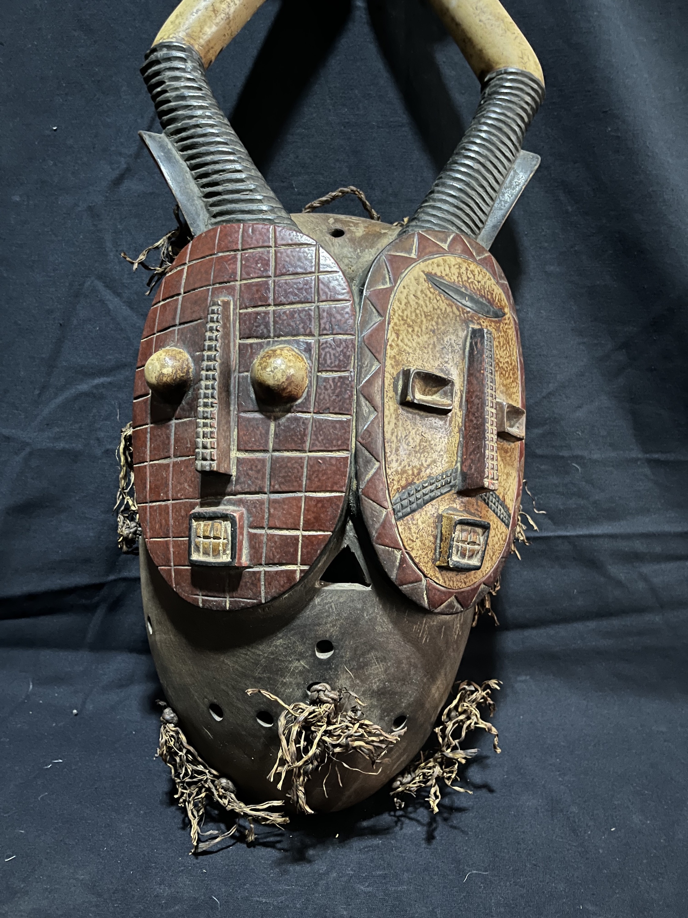 Photo 5 — Masque Africain_Yahouré_Équilibre des Esprits_Côte d&rsquo;Ivoire_Art Africain — Yahouré, Côte d’Ivoire — Art tribal Africain