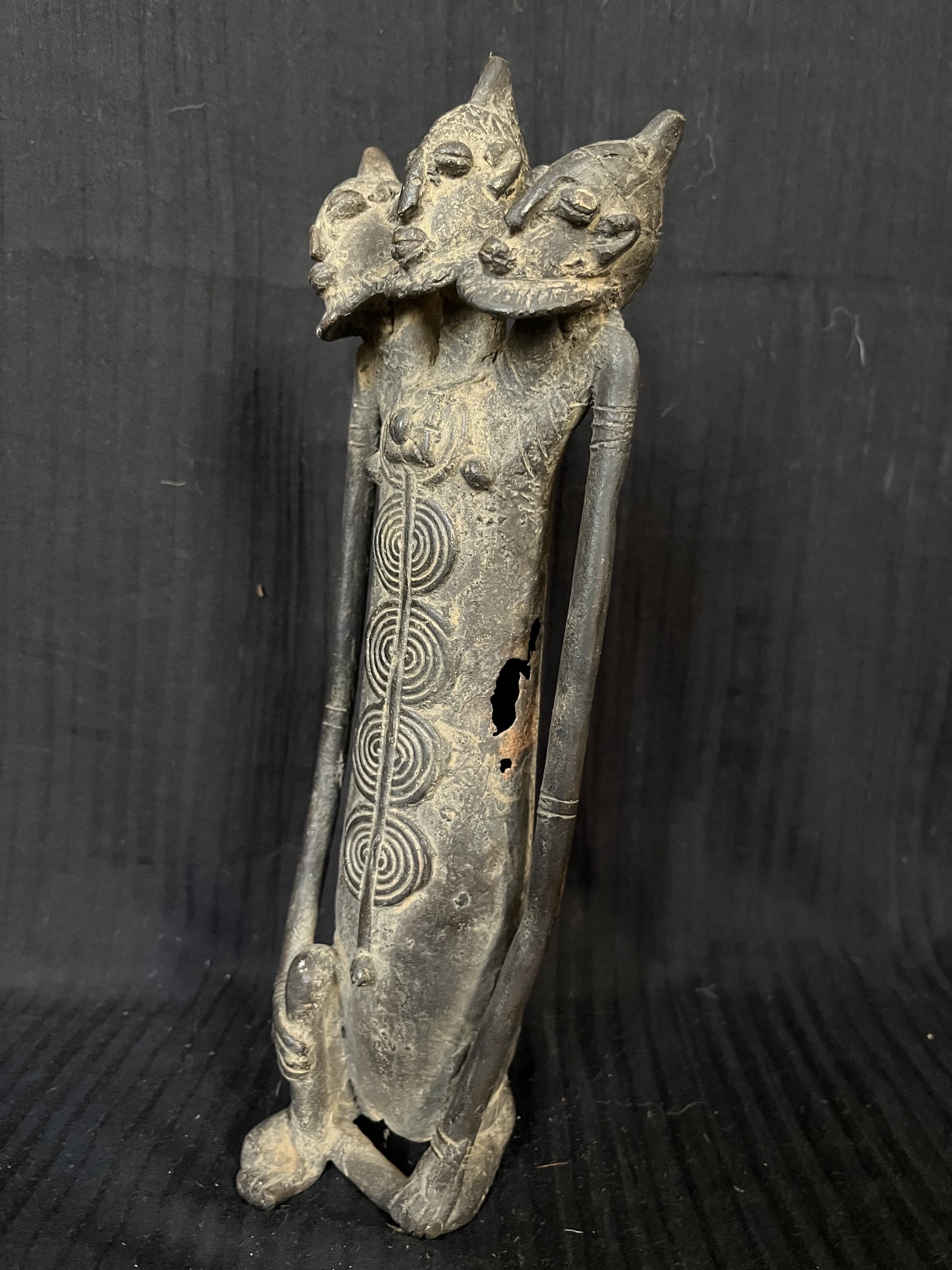 Photo 6 — Statuette à 3 têtes. Non définie  par Tof — ,  — Art tribal Africain