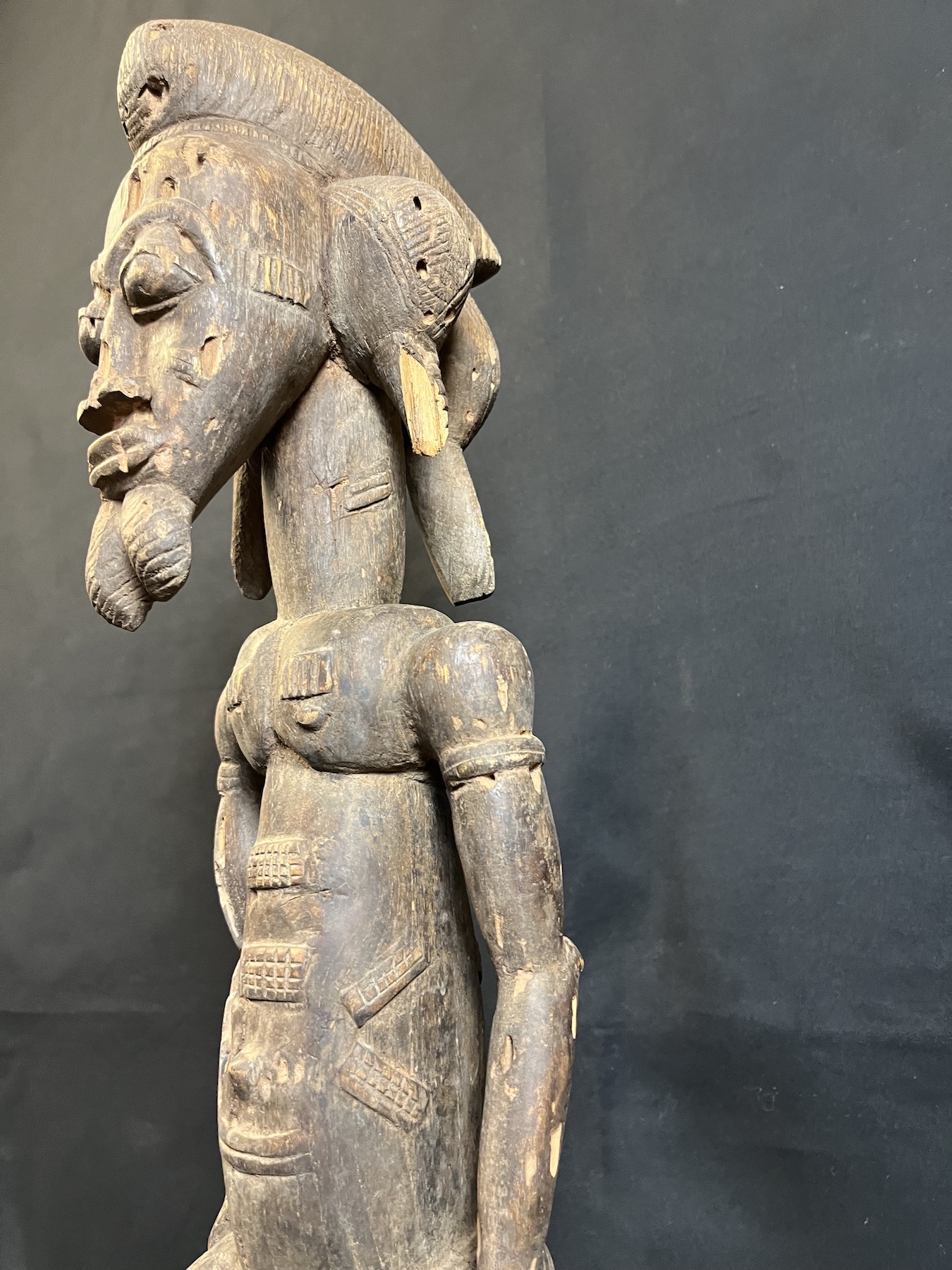 Photo 10 — Homme assis — Baoulé, Côte d’Ivoire — Art tribal Africain